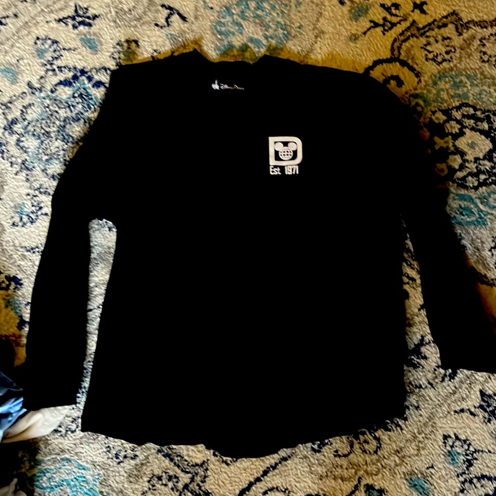 Large long sleeve Disney top